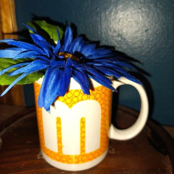 Yellow M&M Mug - Picture 1 of 4